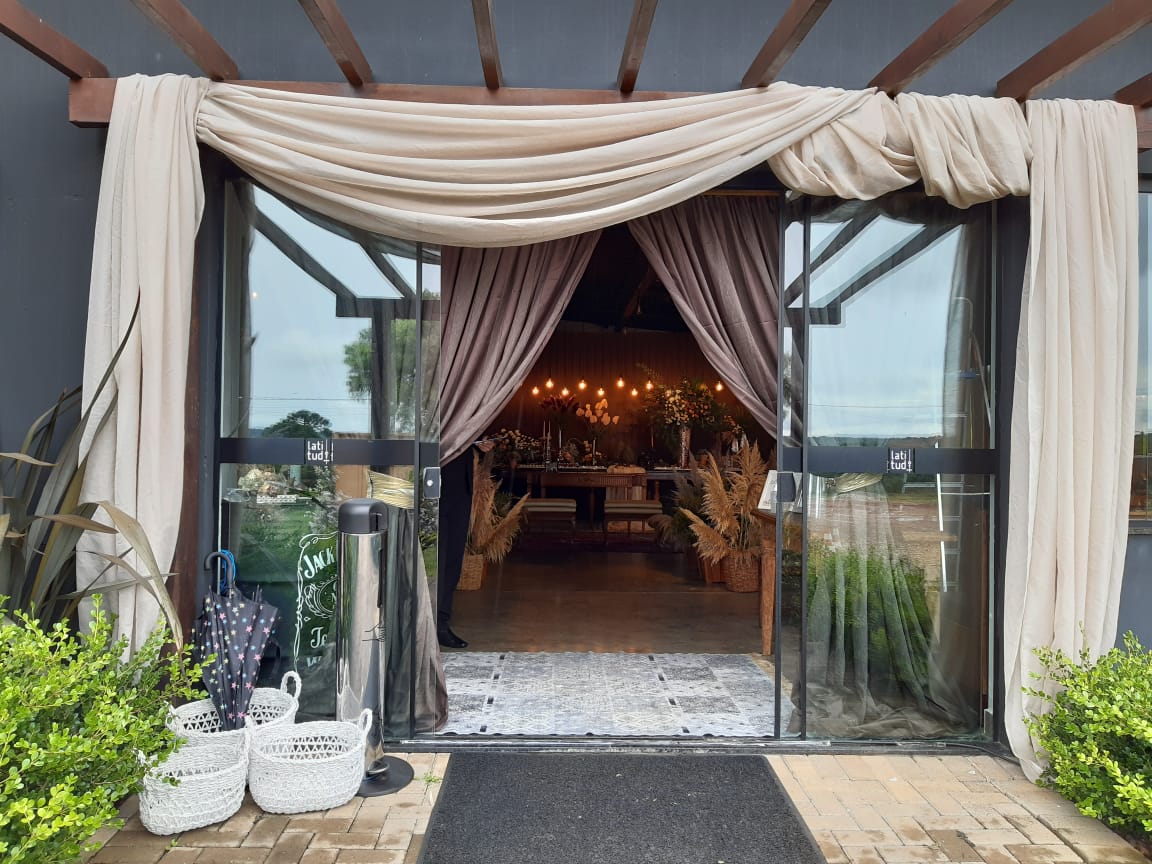 Entrada decorada da Chácara Latitud Eventos